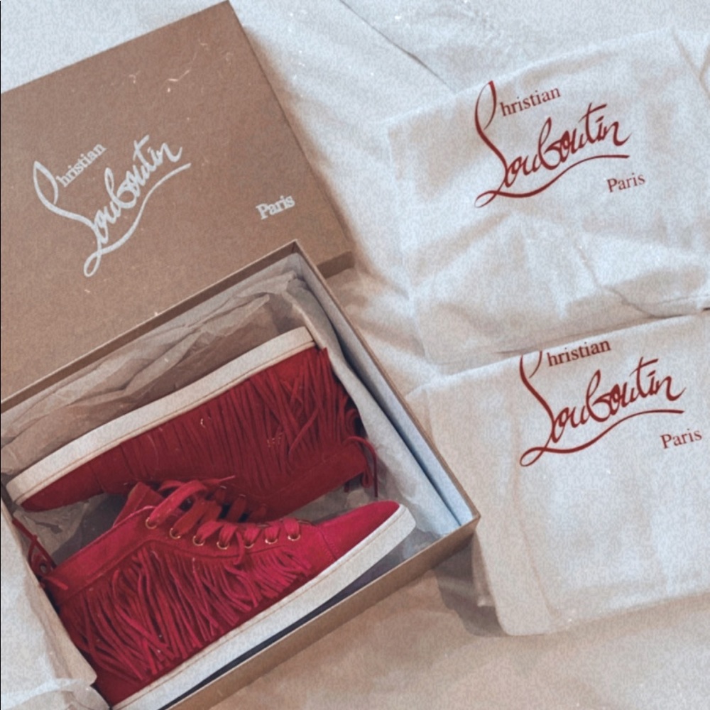 Christian Louboutin sneakers in hot pink !